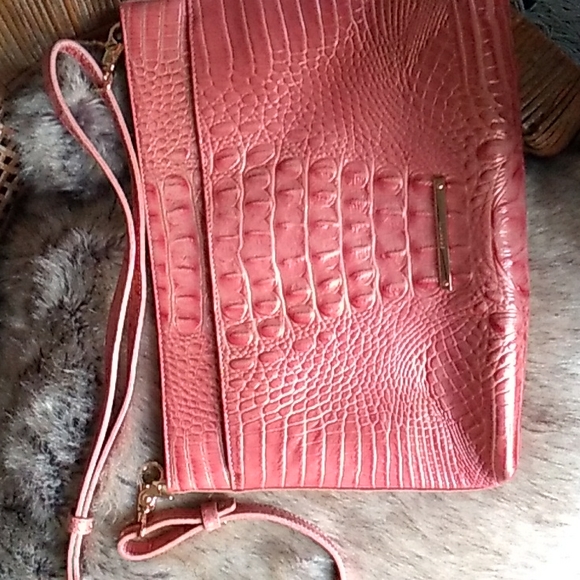 Brahmin Melbourne leather croc embossed cross-body handbag - Picture 3 of 10